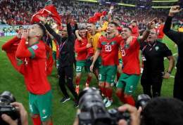 ترتيب أفضل المُنتخبات العربية في التصنيف العالمي FIFA/Coca-Cola:    ـ المركز 13 عالميًا   ـ المركز 31 عالميًا   ـ المركز 33 عالميًا   ـ المركز 34 عالميًا   ـ المركز 53 عالميًا