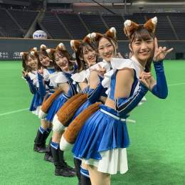 明日は #きつねダンス DAY 『The Fox』を歌うYlvisが札幌ドーム来場 #ファイターズガール と一緒にみみカチューシャ＆きつねのしっぽをつけて一緒に盛り上げましょう  オフィシャルオンラインストア   #fightersgoods #ファンは宝物 #lovefighters