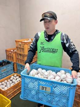 国頭に新しいバイトくんが入りました #杉谷拳士 #新時代 #lovefighters #春季キャンプ