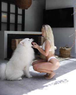 Me and&nbsp;@yukiwolfbear&nbsp;chose the healthy lifestyle   Credit ig @filippafranssoon  #fit #gym #fitnessmotivation #fitness #sportgirl  #fitnessaddict #workout #work #workinprogress #fitnessgirl #glute #glutes #glutworkout #squats #gymrat #legday