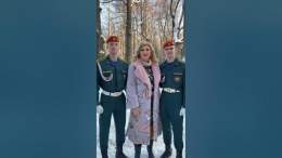Parab&eacute;ns a Vika Tsyganova em 23 de fevereiro!  Поздравление Вики Цыгановой с 23 февраля!  via @YouTube