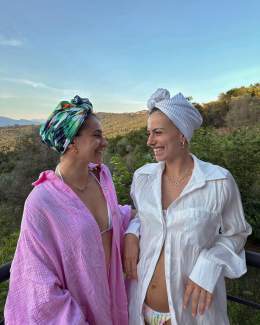 On vous a tourner un tuto pour faire ce turban sur la t&ecirc;te c&rsquo;est trop bien pour la plage \ud83d\ude0d (c&rsquo;est @yeuxvertflo qui m&rsquo;a appris perso \ud83d\ude02) c&rsquo;est trop canon \ud83d\udc9b\u2728 on vous poste le r&eacute;e