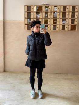La falda es del Zara básica negra el único modelo básico en negro que e podido ver combina y queda bien con ropa distinta\ud83d\ude0d