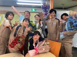 ／ 『#星降る夜に』 最終話 今夜9時 ＼  ポラリス、クランクアップ  個性豊かで いつも明るくハッピーな会社  今夜は総出で大事な"遺品整理" よる９時お見逃しなく！  第８話 見逃し配信中   #千葉雄大 #吉柳咲良 #若林拓也 #宮澤美保 #ドロンズ石本 #水野美紀