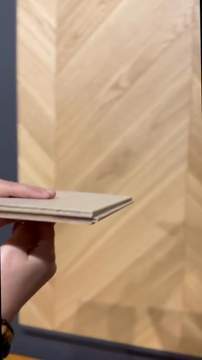 D&eacute;couvrez comment personnaliser la teinte de votre parquet ch&ecirc;ne contrecoll&eacute; en point de Hongrie avec Le Parquet Latin H&eacute;ritage pour un r&eacute;sultat unique qui s&rsquo;adapte parfaitement &agrave; votre projet et style d