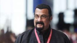 Актёр Стивен Сигал заявил, что больше половины американцев любят русских и Россию.