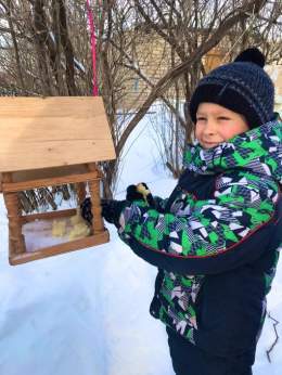 #Акция #Покормитептицзимой# Птицы в зимнее время нуждаются в нашей помощи. Зима &ndash; трудное время для птиц, особенно если она суровая и многоснежная. Голодная птица сильно страдает от холода. Нужно поддержать птиц зимой, сделать для них кормушки 