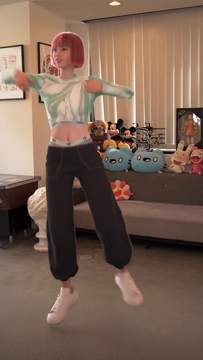 Practicing anime dance \ud83e\udd23 I practiced way too many times to get it right I have the most serious expression ok \ud83d\ude07 アニメダンスの練習風景\ud83e\udd23難しくて何度もトライしてる、、笑にしても、あたしの必死な顔、、\ud83d\ude07#animedance#事務所でダンス#dance #anime #tiktokers #tikto