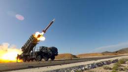 В Украину уже прибыли установки ЗРК Patriot, сообщил министр обороны Польши Мариуш Блащак в интервью испанской газете Razon.  Это первое подтверждение о том, что комплексы, обещанные в конце прошлого года, уже в Украине
