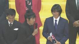 功労選手賞  中村俊輔さんのコメントをお届け プレゼンターは中村憲剛さん！  #Ｊリーグアウォーズ ライブ配信中！ Ｊリーグ公式YouTube   DAZN  #J30 @kengo19801031