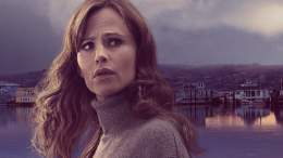 Hannah is coming, new picture!  Who are excited for see The Last Thing He Told Me?