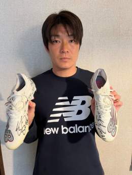 ／ #いわてグルージャ盛岡 選手会 ＼  #日本プロサッカー選手会 #工藤壮人 選手ありがとうオークション(～2/12）  #阿部伸行 ／スパイク&amp;カード付   #jpfaオークション  #Forever9 #グルージャ #GRULLA #一岩 @IwateGrulla  @masatokudo9  @dfrf44a4  @akita_yutaka