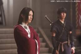 #吉沢亮さんは嬴政を演じる上で気を付けていたことは「目の前のことに囚われない、王となっていく人間なので皆の一歩先を見ている感じ、それに周りが付いてこれないギャップ」という部分を意識しながら演じたそうです  #キングダム２ #キングダム #金曜ロードショー