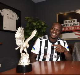 من توقيع ابوبكر لنادي بشكتاش التركي  #ابوبكر #ليفربول_تشيلسي #leomessi