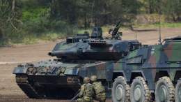 В марте Украина получит 21 танк Leopard 2 &ndash; министр обороны Германии