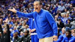Great story by @MedcalfByESPN on the pressures of being the Kentucky basketball coach and what losing does to the state   (Featuring quotes by Rick Pitino, Ramel Bradley, Rex Chapman, Jeff Sheppard, Goose Givens and @RyanLemond!!!)