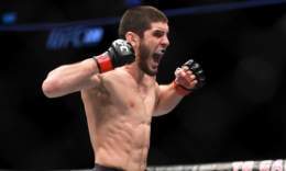 #kaz #boxing #MMA #UFC Махачев и Волкановски ощупали друг друга во время дуэли взглядов. Видео