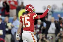 Not even through 5 seasons as a starting QB, Patrick Mahomes already has more career passing yards than 9 Hall of Fame QBs and more career passing TDs than 13 Hall of Fame QBs.