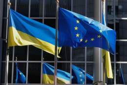 Европейский союз одобрил новые санкции против России за её вторжение в Украину. Это решение объявлено спустя год после начала войны. 10-й по счёту санкционный пакет предусматривает сокращение экспорта промышленных товаров на 11 млрд евро.