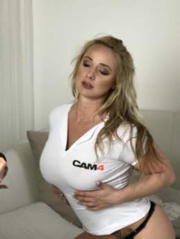 #new #pornstar #photoshoot @now real live photoshooting with me on #cam4