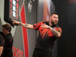MICHAEL SMITH HITS A NINE-DARTER AFTER MICHAEL VAN GERWEN MISSES D12 FOR ONE OF HIS OWN!!!   Have you ever seen anything like that?!   #WorldDartsChampionship