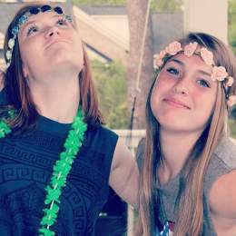 Ayyyyyyye this is a rly awkward picture