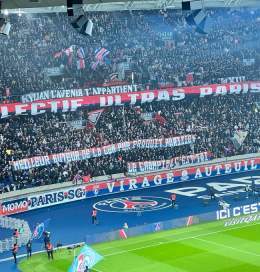 &laquo;&nbsp;Kylian l&rsquo;avenir t&rsquo;appartient ! Meilleur buteur de la Coupe du monde, pur produit parisien. Le champion c&rsquo;est toi &raquo;  La banderole du Collectif Ultras Paris en hommage &agrave; Kylian Mbapp&eacute;.   #Ligue1 | #PSG