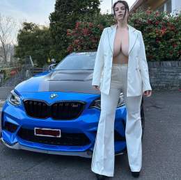Quale preferiresti tra noi due ?!\ud83d\udc40#bmwm2cs #carporn #bluecar