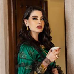دام عزك يا امارات \ud83c\udde6\ud83c\uddea&hearts;️&hearts;️My makeup on my beautiful friend @rawan &hearts;️عيد_الاتحاد52