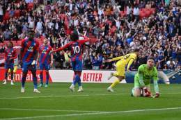 Celebrating with passion at Wembley  ! Love this  !! #FaCup