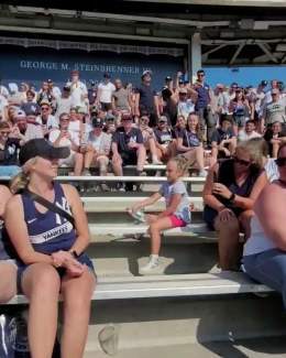 Весь стадион болел за эту малышку, и она смогла  \ud83d\udcaa \ud83d\udcaa \ud83d\udcaa  Реакция трибун &ndash;  \ud83d\udd25   \ud83d\udcf9 соцсети Saquon_Gleyber