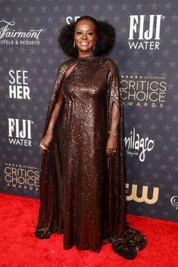 Viola Davis en custom Valentino 2023 Critics Choice Awards