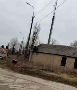 Donetsk region. Flight of two Su-25s at extremely low altitude to support the advance of the ground forces.  @RALee85 @Osinttechnical #Breaking #Ukraine️ #UkraineRussiaWar #Ukrainians #Russian #RussianArmy #RussiaInvadedUkraine #Mariupol #DNR #LNR #Д