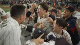 【 #侍ジャパン 】諦めないその精神に神は微笑んだ！重圧を振り抜いた今日のヒーロー #村上宗隆 のサヨナラ打を何度も振り返りましょう！そして、明日の決勝でも闘志あふれる一打に期待です！ #ワールドベースボールクラシック