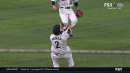 Over the shoulder catch by Sosuke Genda   : WBC on FS1