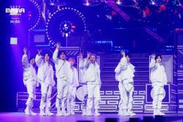 [#2022MAMA_Photo]  #VolKno + #JIKJIN + #HELLO by #treasure  Enjoy this amazing stage! 2022 MAMA AWARDS IS HERE!  World&rsquo;s No.1 K-POP Awards 2022 MAMA AWARDS  #2022MAMA #MAMAAWARDS #2022MAMAAWARDS