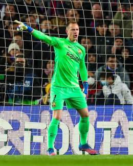 Marc-Andr&eacute; ter Stegen has now kept six clean sheets in his last eight games for club and country.    vs Sevilla   vs Israel   vs Real Madrid  vs Galatasaray   vs Osasuna   vs Galatasaray   vs Elche CF   vs Athletic Club   . #Barca #FCBSEV #Bar