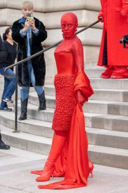 Let me direct your attention to @DojaCat at #ParisFashionWeek.
