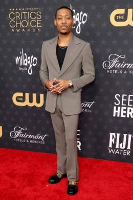 Tyler James Williams looking dapper on the red carpet for the 2023 Critics Choice Awards. #CriticsChoiceAwards