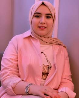 "الحياة مثل البحر، فيها المد والجزر، فلا تغرق في لحظة ضعف، فالقوة تولد من الأعماق.".