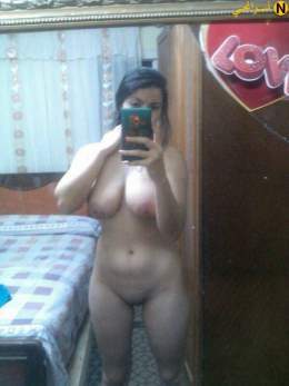 نــودز مصريــة شـابـة عســل جســم جميــل, وســط أجمــل, بـزاز أروع