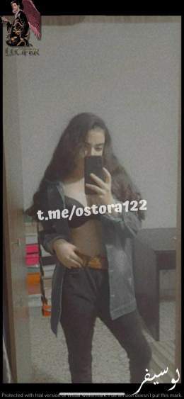 شرموطة قمر بتتصور في قمه الروقان
