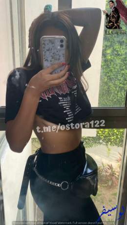 شرموطة مصرية عايشة برا مصر بتمتع حبيبها ب جسمها