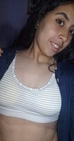 البوم شرموطة صغيرة عاوزة تتناك