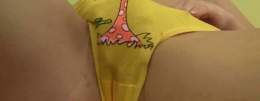 اخويا صور كسي وانا هيجانه وبلعب فيه