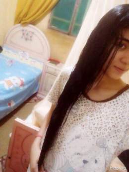 لمنتدانا الغالي 2 اندر ايدج واحدة فرفورة وناعمة حلوة فيرجن بالسلوفانة والتانية كتكوتة كسها اوبن مفشو