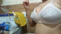 لمنتدانا الغالي بطاية بلدي مغرية بجسم سمبتيك وتحسها ساخنة ومولعه من خيرات المغارة