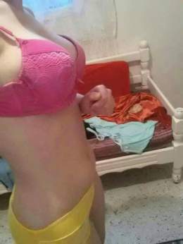 أندر إيدچ موووز بمعني الكلمه بجسم فتاااك يوديك ف داهية
