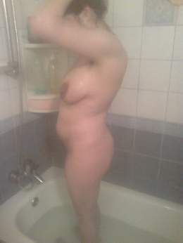 مثير   ملفايه في البانيو