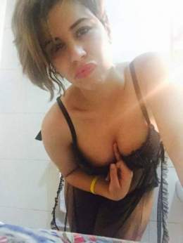 رومانسية   لمنتدانا الغالي وللنسوانجية الغاليين أنا بمسي التماسي أحسن تماسي لحسن تقولوا ان انا ناسي والبوم من روائع المغارة